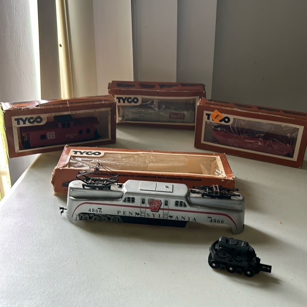 Vtg Tyco Lot of 4 HO Scale Electric Trains